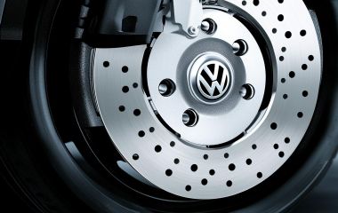 Передние тормозные колодки Volkswagen Polo 2011 артикул и детали